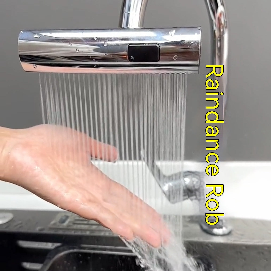360° rotating Kitchen Faucet Aerator in kitchen